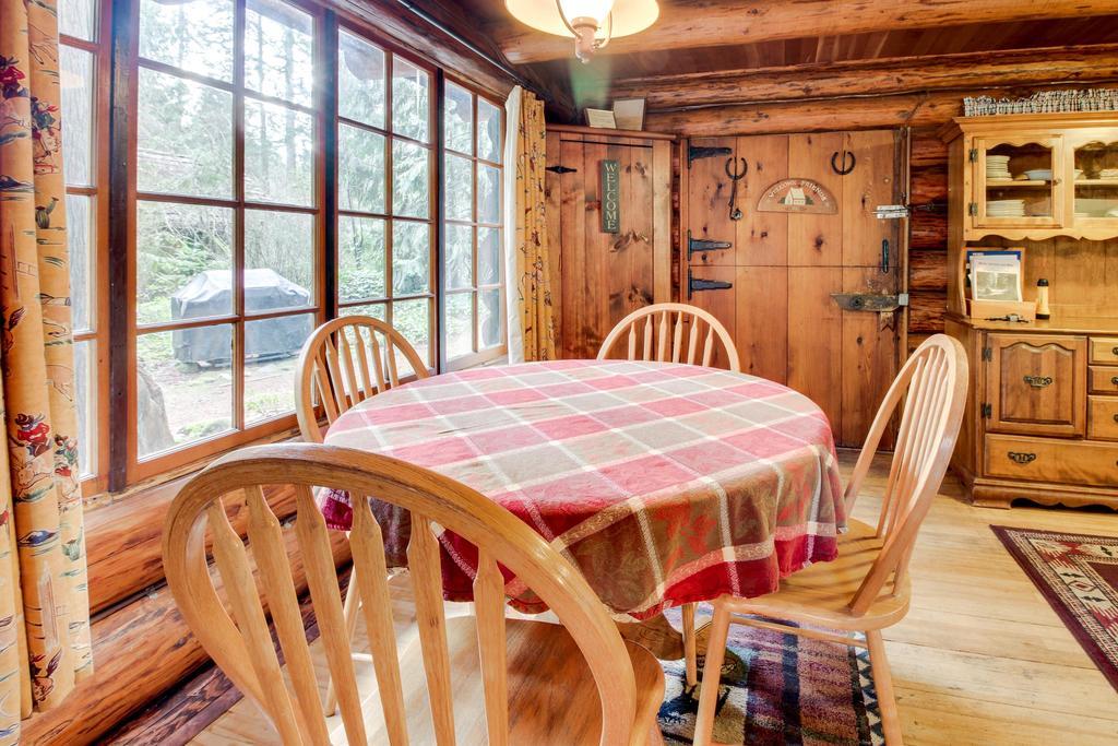 Zoe'S Log Cabin Welches Exterior photo