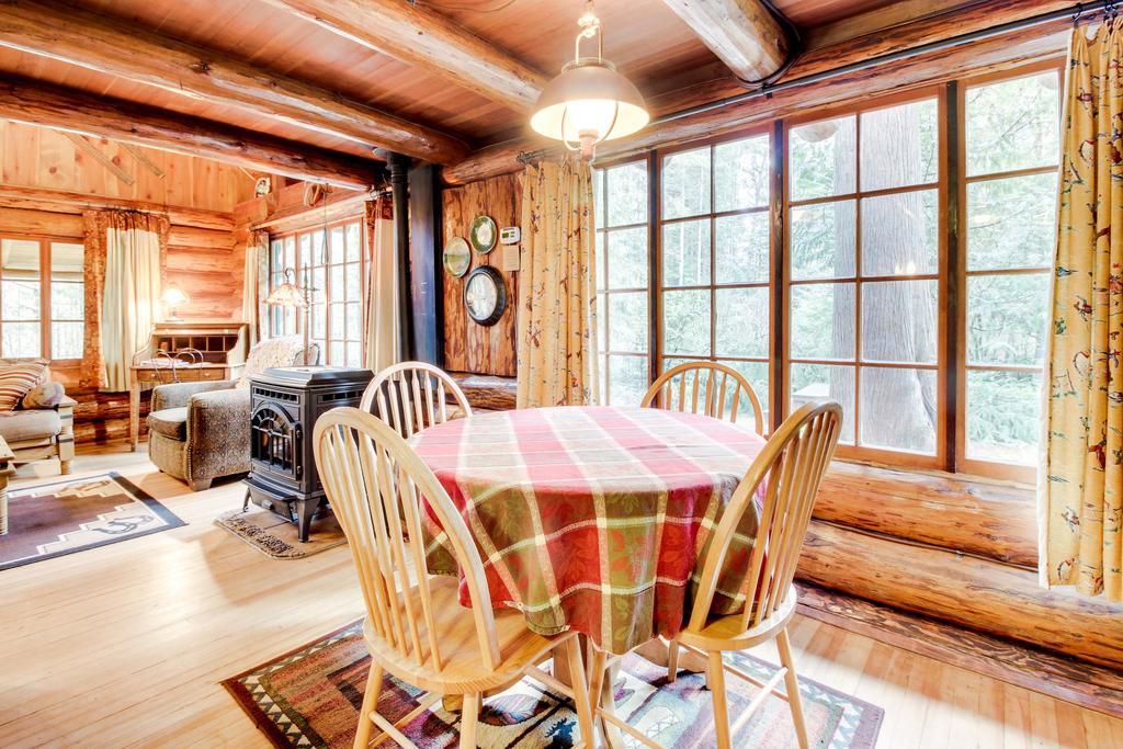 Zoe'S Log Cabin Welches Exterior photo